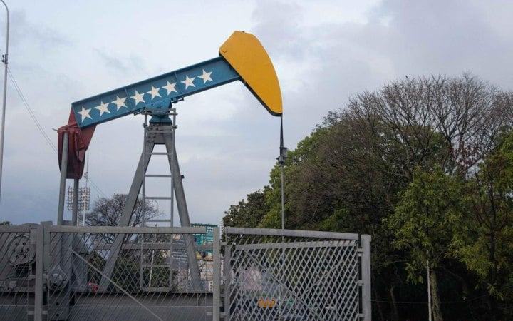 Венесуельський мільярдер, який був під розслідуванням США за відмивання грошей, уклав нафтову угоду з Пентагоном