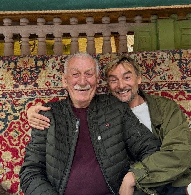 Алан Бадоєв замилував рідкісними фото з батьком і здивував їхньою схожістю