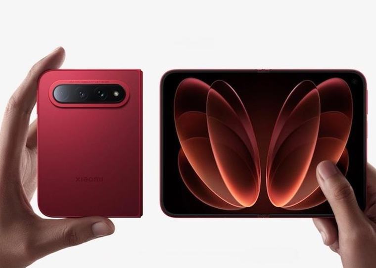Xiaomi представила широкий складаний смартфон