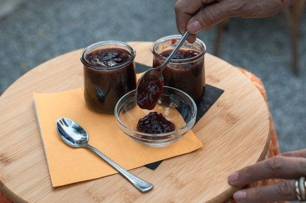 Варення + сода: бабусин рецепт, який перетворює прості продукти на неймовірну випічку