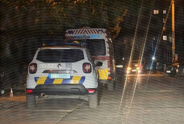 "Не виходьте з квартир": в Одесі чоловік влаштував стрілянину та вбив власних батьків