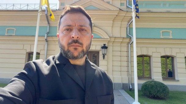 Перше влучання було в місце зберігання боєприпасів: Зеленський розповів деталі російського удару по складах на Київщині