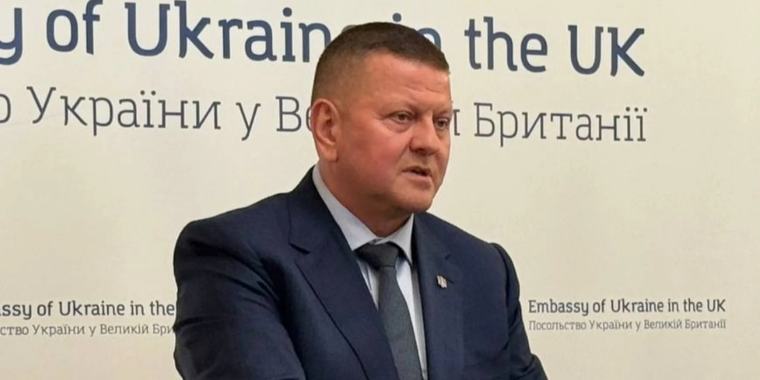 «Враг не остановится сам». Залужный рассказал, каким должен быть ответ на массированный удар РФ по Киеву