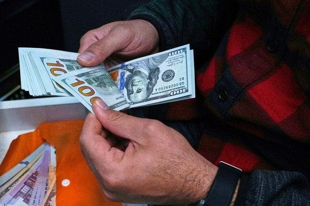Курс валют на неділю, 30 серпня: скільки коштують долар, євро і злотий