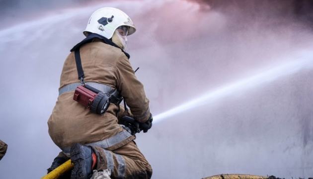 У Броварах після атаки ворожих БПЛА виникла пожежа на промисловому підприємстві