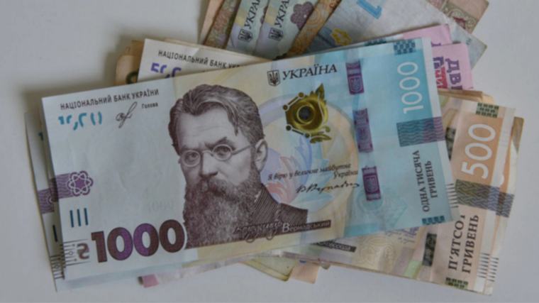 Родинам з прифронтових громад роздадуть по 20 тисяч на зиму