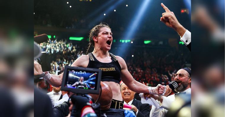 Легендарна олімпійська чемпіонка на очах у 84 тисяч уболівальників побила суперницю у прощальному бою в кар'єрі (відео)