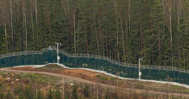 Фінляндія добудувала стіну на кордоні з Росією