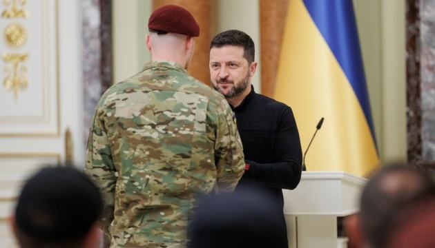Зеленський вручив розвідникам держнагороди