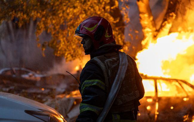 22:05 Російський дрон ударив по будинку на Харківщині та вбив трьох людей, серед них дитина