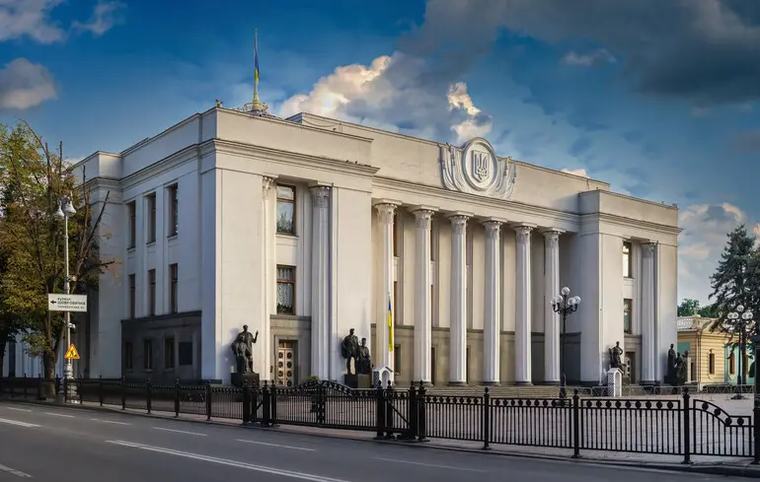 Через часті повітряні тривоги у ВР розглядають можливість голосування за допомогою телефону з укриття — депутат