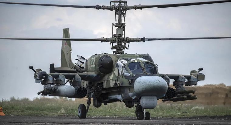 Українські військові за допомогою дронів FP-1 знищили 3 вертольота в рф 18:19 • 10009 перегляди