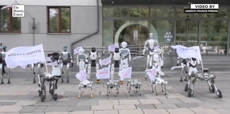 «Защитим рабочие места». В Польше десятки роботов устроили митинг против искусственного интеллекта — видео