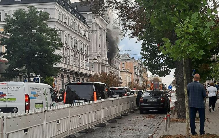 19:10 Атаку "Шахеда" на будівлю СБУ міг коригувати агент РФ, - "Флеш"
