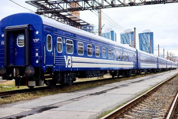 РФ вдарила балістикою по залізниці у Києві: багато загиблих і сильні руйнування — шокувальні подробиці