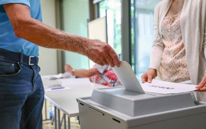 Reuters: У Німеччині стартували вибори в одній зі східних земель