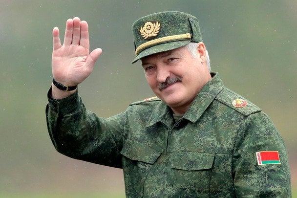 Білорусь приводить війська у повну боєготовність: Лукашенко відав наказ про нову перевірку