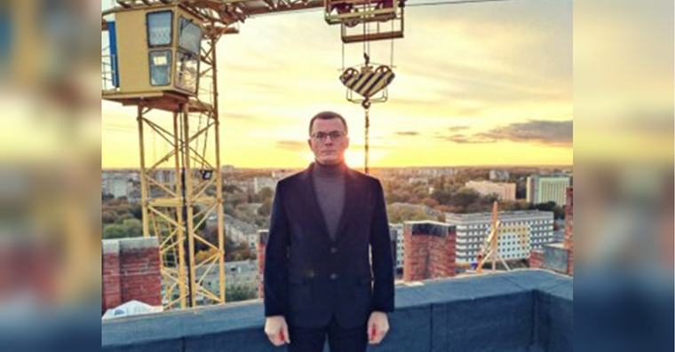Родина чернігівського забудовника недобудованих ЖК поставила під ризик існування «Полікомбанку»: ЗМІ розкрили деталі