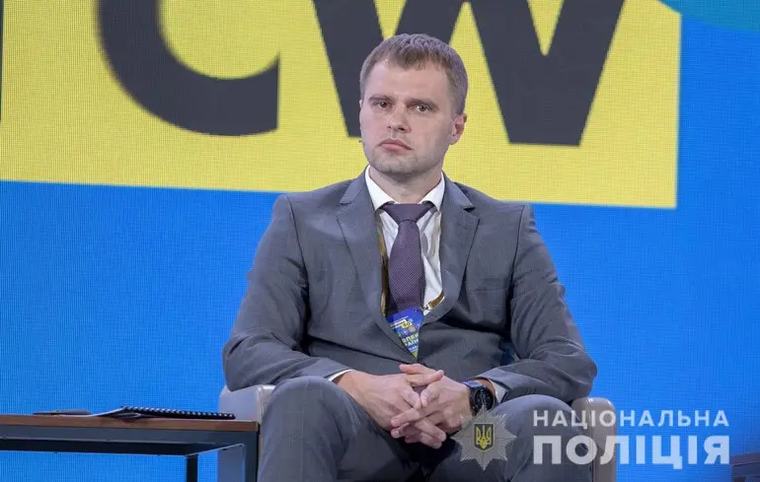 Миротворець у Косово та опер у справах неповнолітніх: ЗМІ дізналися, як 42-річний прокурор Кропива відсудив собі суперпенсію