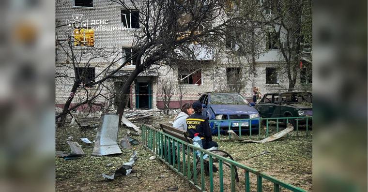 Пекельна ніч у столиці: після атаки дронів і балістики ворога в Києві пожежі, є загиблі