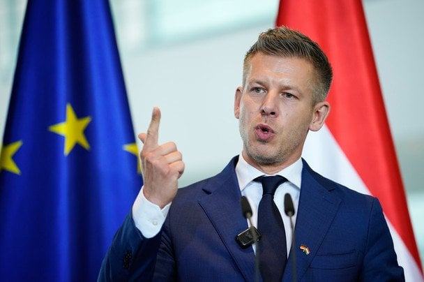 Зміна влади не допомогла: уряд Мадяра знов заблокував наступний крок України до ЄС