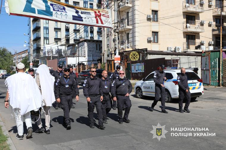 Хасиди в Умані на Рош га-Шана: на допомогу прибули поліцейські з Ізраїлю 12:12 06.09.2026